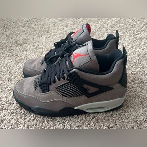 Jordan 4 Taupe Haze size 9.5